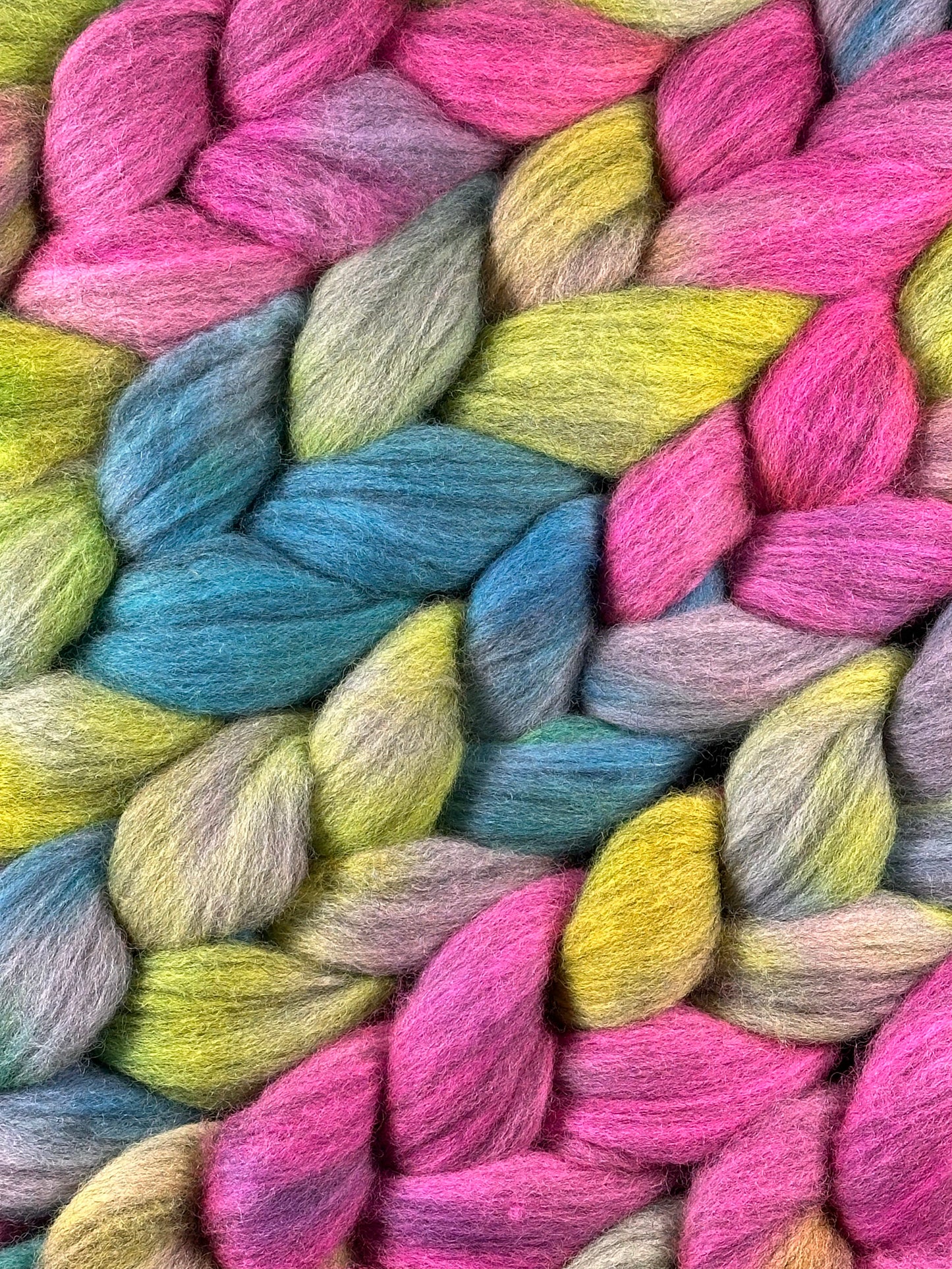 "Calliope" Grey Corriedale Combed Top