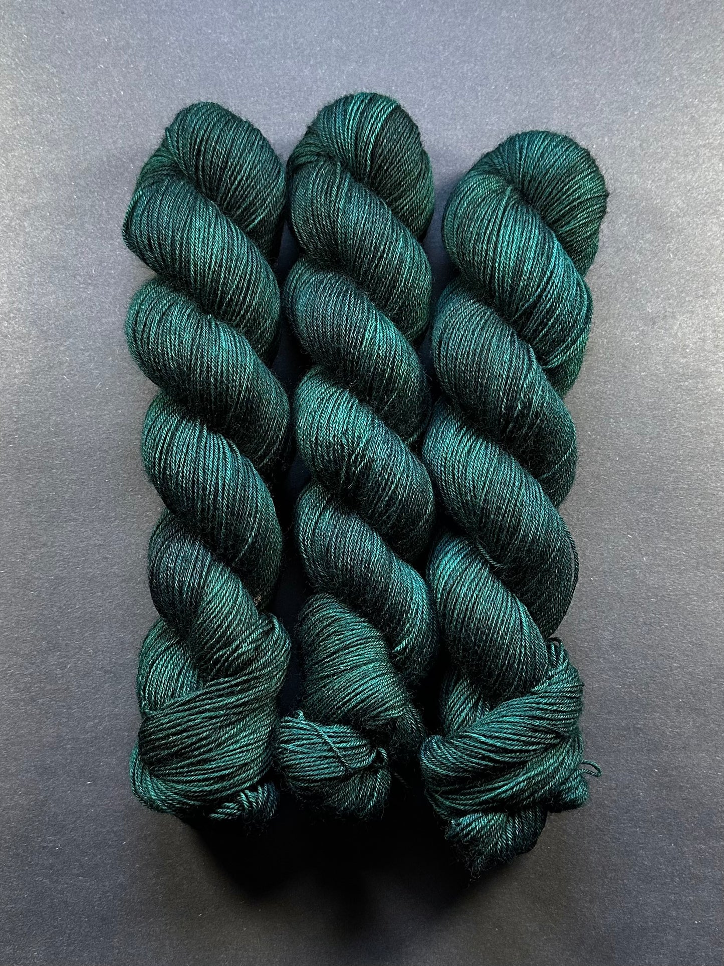“Handsome Santa” Superwash BFL 4ply Sock