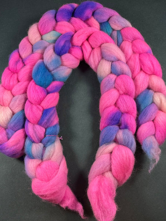 "Brontosaurus Ballerina" White Cheviot Combed Top