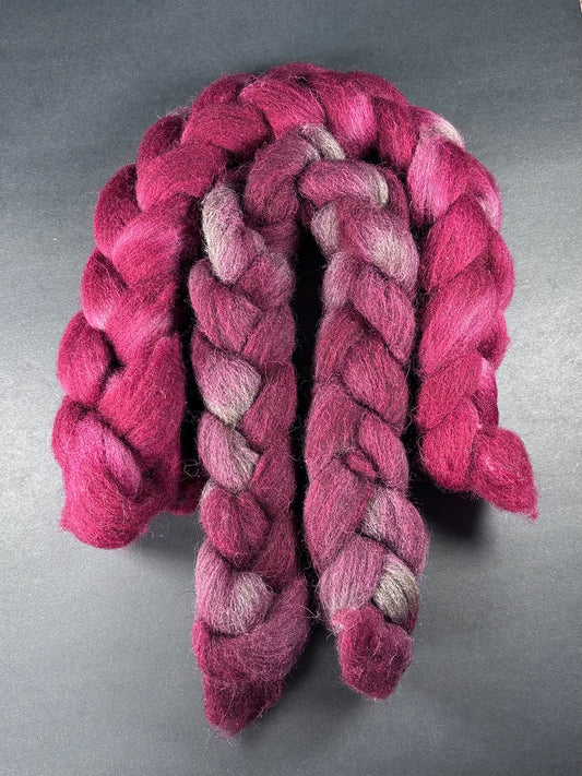 “Marooned” Natural Grey Mill Blend combed top